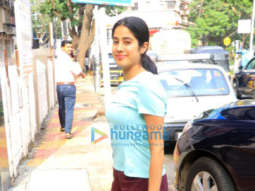Photos: Janhvi Kapoor snapped in Andheri