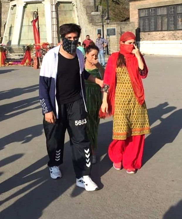 LEAKED PHOTOS & VIDEOS: Sara Ali Khan and Kartik Aaryan hide their faces while shooting in Shimla