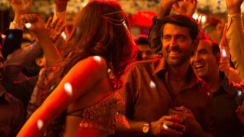 Super 30: Paisa | Hrithik Roshan & Mrunal Thakur | Vishal Dadlani