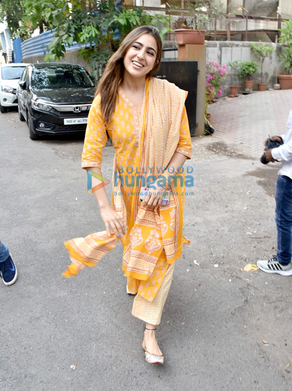 photo sara ali khan snapped at aanand l rais office in andheri 5