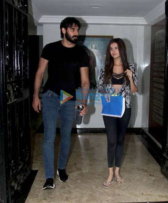 photos ahan shetty and tara sutaria spotted at milan luthrias office in bandra 4