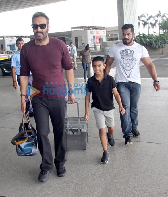 Photos: Ajay Devgn and Sussanne Khan snapped at the airport