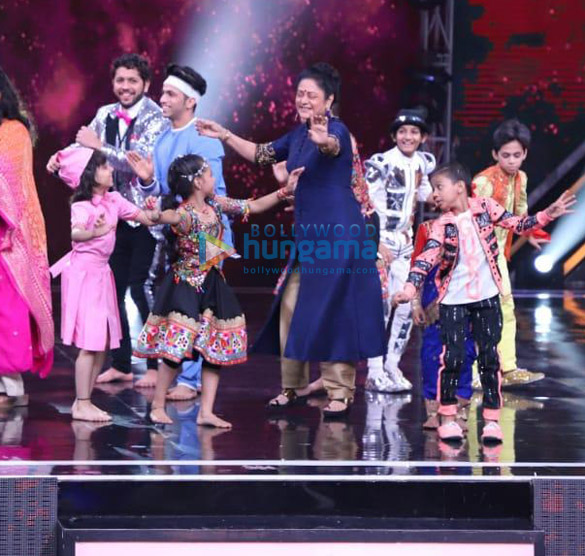 photos aruna irani snapped on the sets of super dancer chapter 3 2