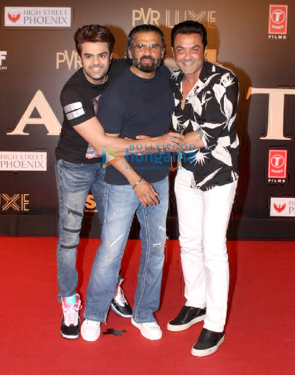 photos celebs grace the premiere of bharat in mumbai 18