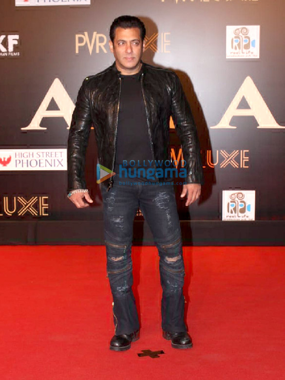 photos celebs grace the premiere of bharat in mumbai 6