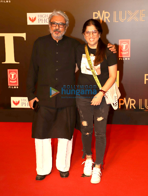 photos celebs grace the premiere of bharat in mumbai 7 2