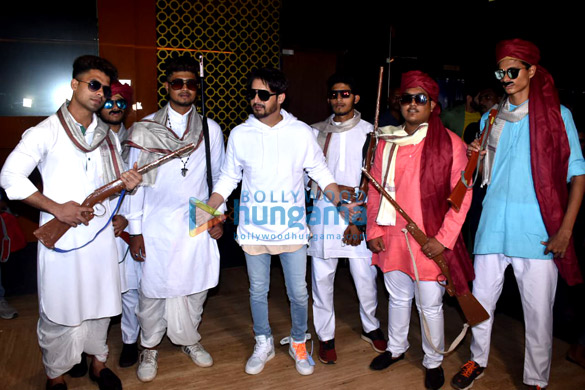 photos celebs grace the trailer launch of the film family of thakurganj 1