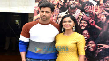 Photos: Hrithik Roshan and Mrunal Thakur snapped during ‘Super 30’ promotions