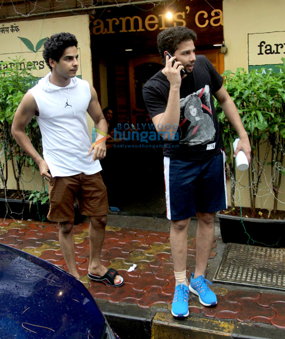 photos ishaan khatter and siddhant chaturvedi spotted at farmers cafe in bandra 2