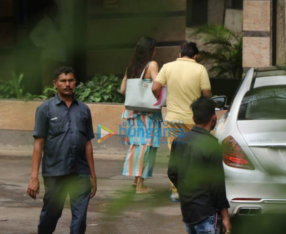 photos jacqueline fernandez spotted in bandra 2