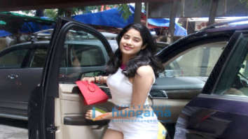 Photos: Janhvi Kapoor snapped at the gym