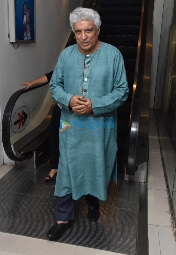 photos javed akhtar graces the book launch of so what 5