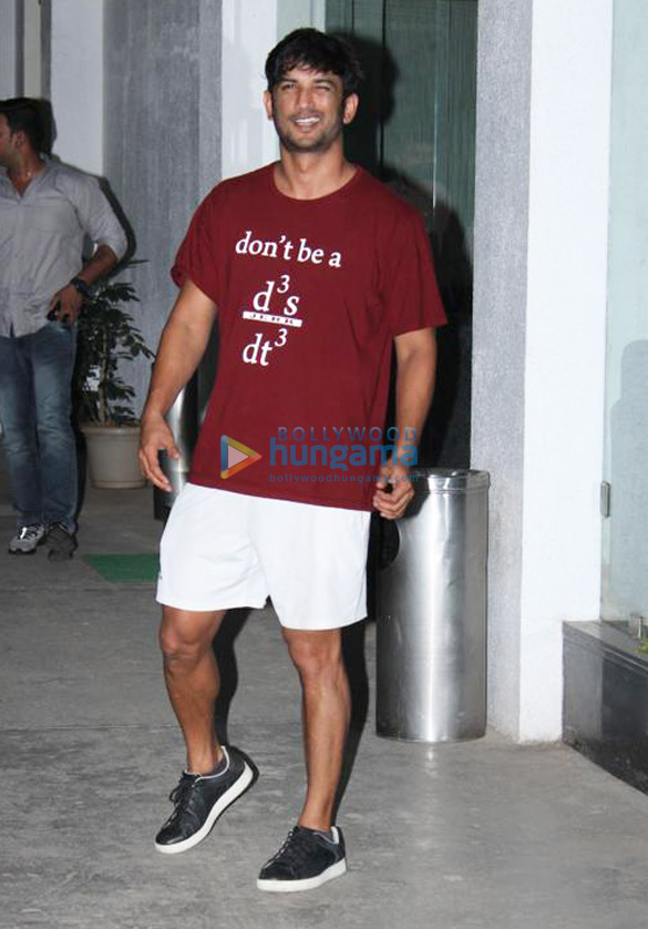 photos kriti sanon and sushant singh rajput spotted at sunny super sound in juhu 3
