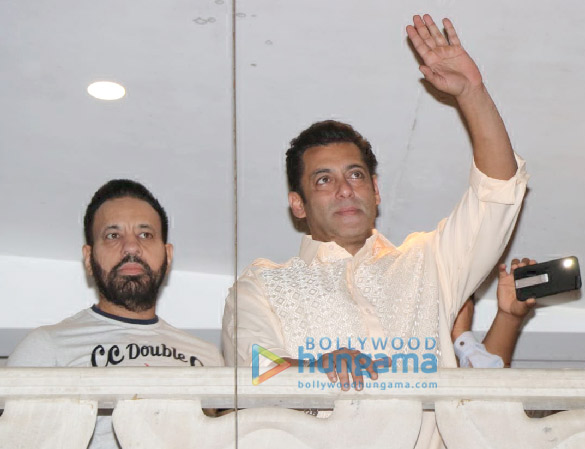 Photos: Salman Khan snapped greeting fans during Eid celebration