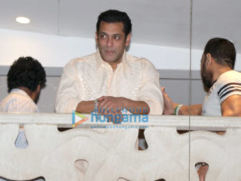 Photos: Salman Khan snapped greeting fans during Eid celebration