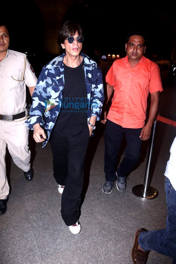photos shah rukh khan kareena kapoor khan and others snapped at the airport 6