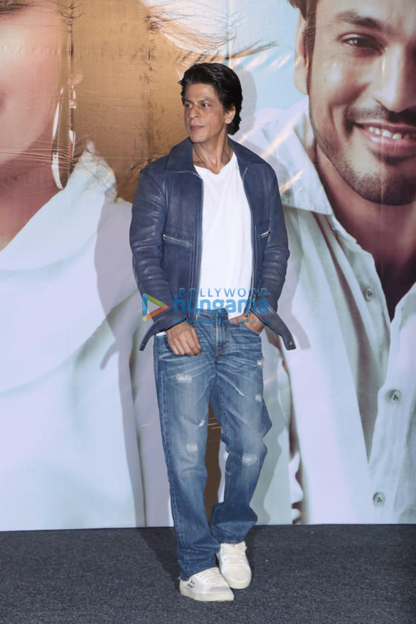 photos shah rukh khan and others grace the music and trailer launch of the marathi film smile please 6