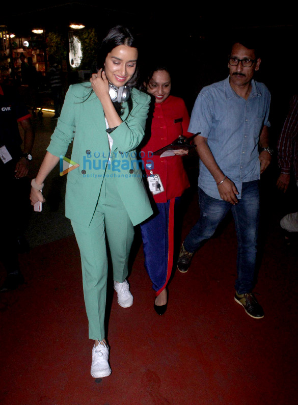 photos shraddha kapoor snapped at the airport 2