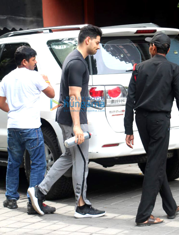 photos sooraj pancholi spotted at aayush sharmas house 3