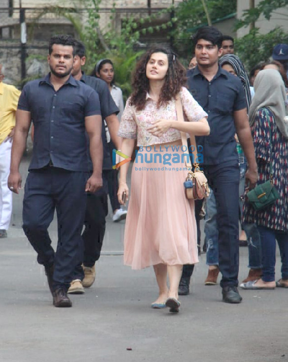 photos taapsee pannu snapped at andrews college 1
