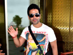 Photos: Tusshar Kapoor, Shahid Kapoor and Kiara Advani snapped at the airport
