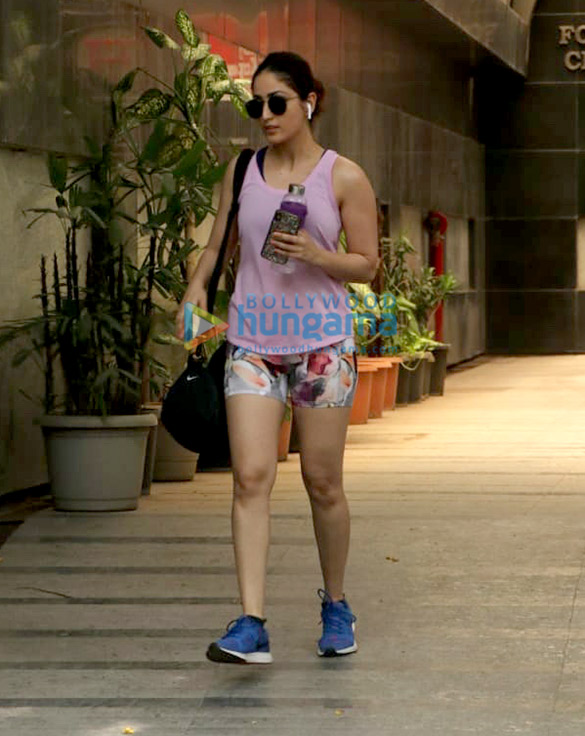 photos varun dhawan yami gautam and kunal khemu spotted at the gym in khar 3
