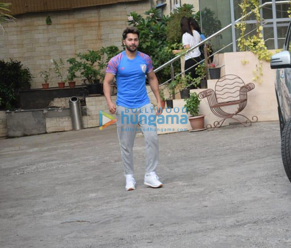 photos varun dhawan spotted at the gym 3