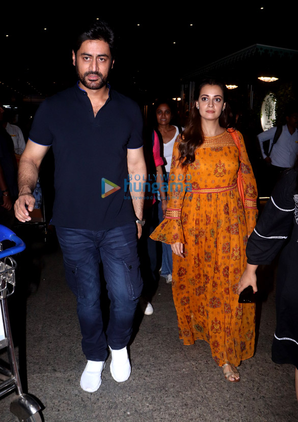priyanka chopra jonas anushka sharma nidhhi agerwal and others snapped at the airport 4