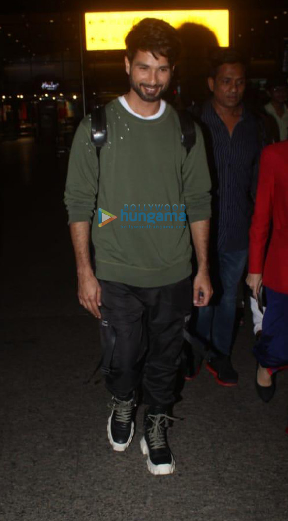 ranbir kapoor alia bhatt shahid kapoor and kiara advani snapped at the airport 5