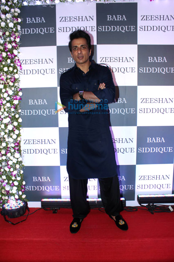 salman khan iulia vantur arbaaz khan mouni roy and others snapped at baba siddiques iftaar party 15