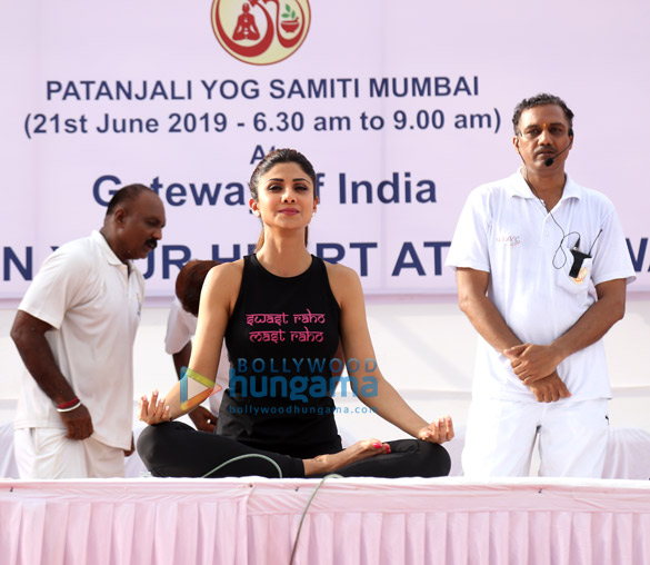 shilpa shetty snapped celebrating world yoga day at gateway of india 1