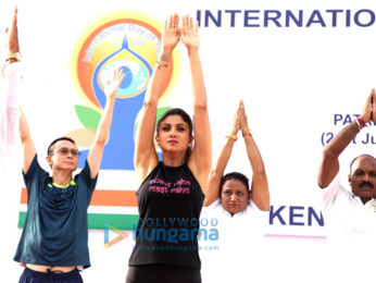 Photos: Shilpa Shetty snapped celebrating World Yoga Day at Gateway of India