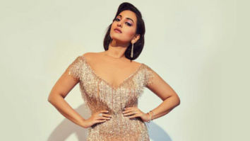 Sonakshi Sinha graces the ramp with the good ol’ razzle dazzle in Yousef Al Jasmi