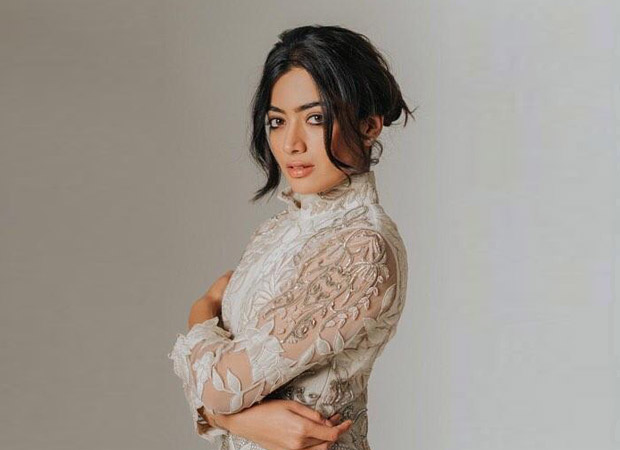 Kirik Party actress Rashmika Mandanna showcases her flexible moves in this video and it is going VIRAL! Kirik Party actress Rashmika Mandanna showcases her flexible moves in this video and it is going VIRAL!