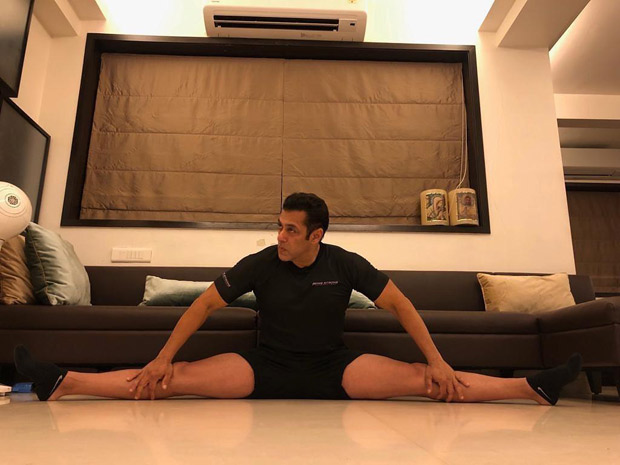 Salman Khan will leave you stunned with his latest post of doing an effortless split 