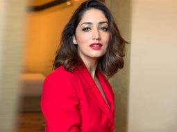This video of a fan singing the Vicky Donor song ‘Pani Da’ for Yami Gautam at Kaabil screening in China is SUPER-CUTE! This video of a fan singing the Vicky Donor song ‘Pani Da’ for Yami Gautam at Kaabil screening in China is SUPER-CUTE!