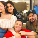Arjun Kapoor and Malaika Arora met Rishi Kapoor and Neetu Kapoor in New York and the picture is going to make your Friday better