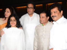 Celebs attend prayer meet of Anup Jalota’s mother Kamla Jalota