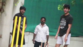 Ibrahim Ali Khan spotted playing Gully Cricket at home