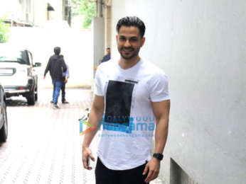 Photos: Kunal Khemu spotted at the VS Office