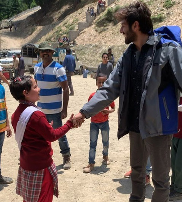 Love Aaj Kal 2: Meet Kartik Aaryan's cute little friend on the sets of Imtiaz Ali film