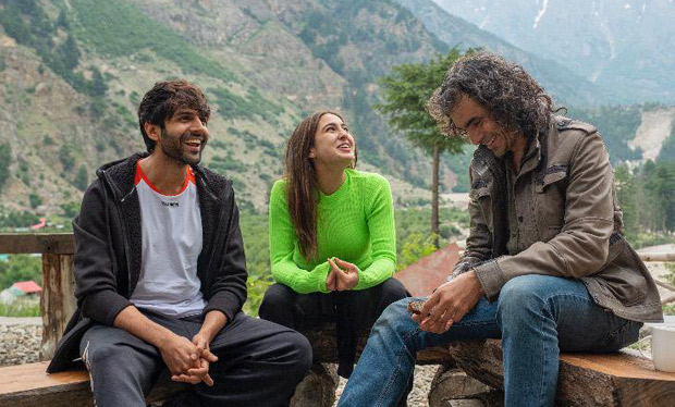 PHOTOS: Sara Ali Khan, Kartik Aaryan wrap up Imtiaz Ali's Love Aaj Kal 2 in Himachal Pradesh PHOTOS: Sara Ali Khan, Kartik Aaryan wrap up Imtiaz Ali's Love Aaj Kal 2 in Himachal Pradesh