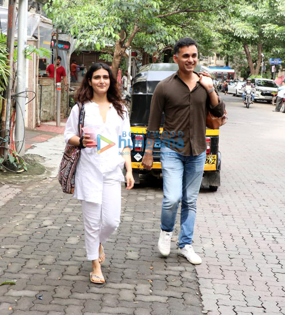 Photos: Fatima Sana Shaikh snapped with a friend at The Kitchen Garden in Bandra Photos: Fatima Sana Shaikh snapped with a friend at The Kitchen Garden in Bandra