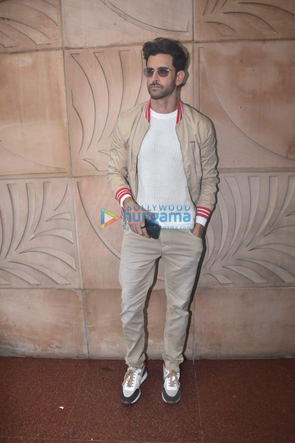 photos hrithik roshan snapped promoting his film super 30 1