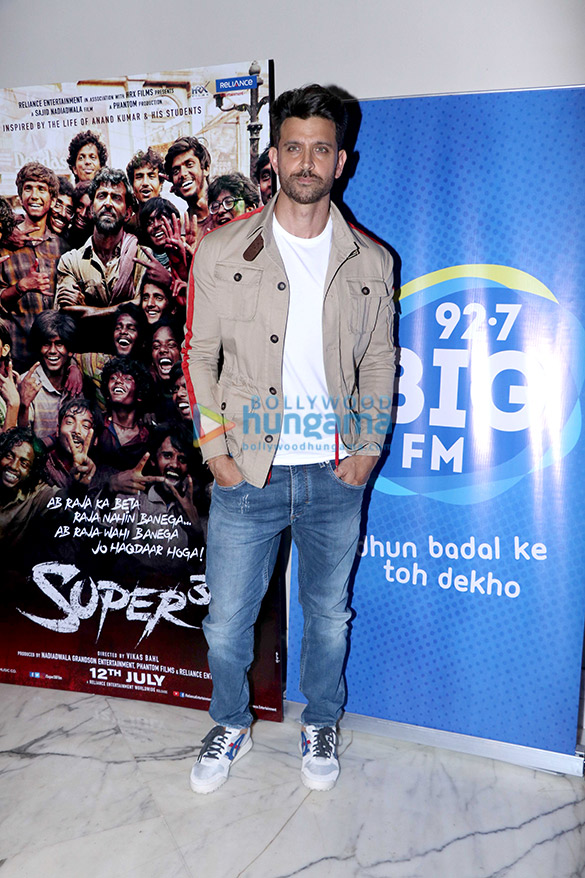 photos hrithik roshan spotted promoting super 30 4