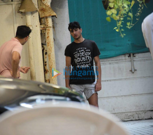 Photos: Ibrahim Ali Khan snapped playing cricket at home Photos: Ibrahim Ali Khan snapped playing cricket at home