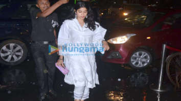 Photos: Janhvi Kapoor and Khushi Kapoor spotted at Bastian in Bandra