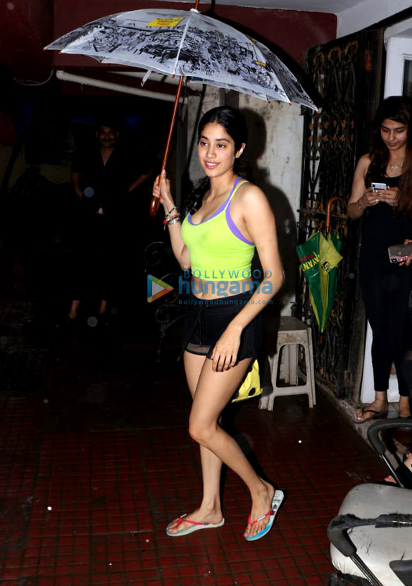 photos janhvi kapoor spotted at the pilates gym1 2