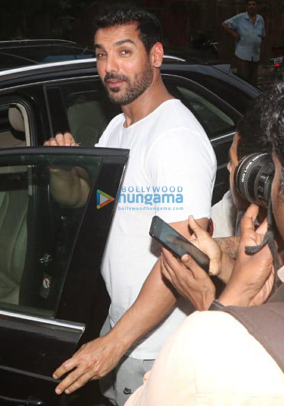 photos john abraham spotted at a salon in bandra 2