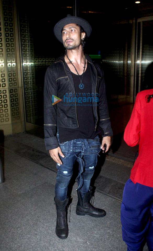 photos kapil sharma and vidyut jammwal snapped at the airport 2
